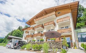 Praga Apartments & Restaurant Zell Am See-Kaprun